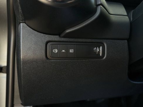 Used 2026 Chevrolet Equinox EV LT image 12