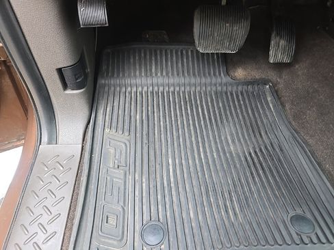 Used 2012 Ford F150 XLT w/ XLT Chrome Pkg image 14