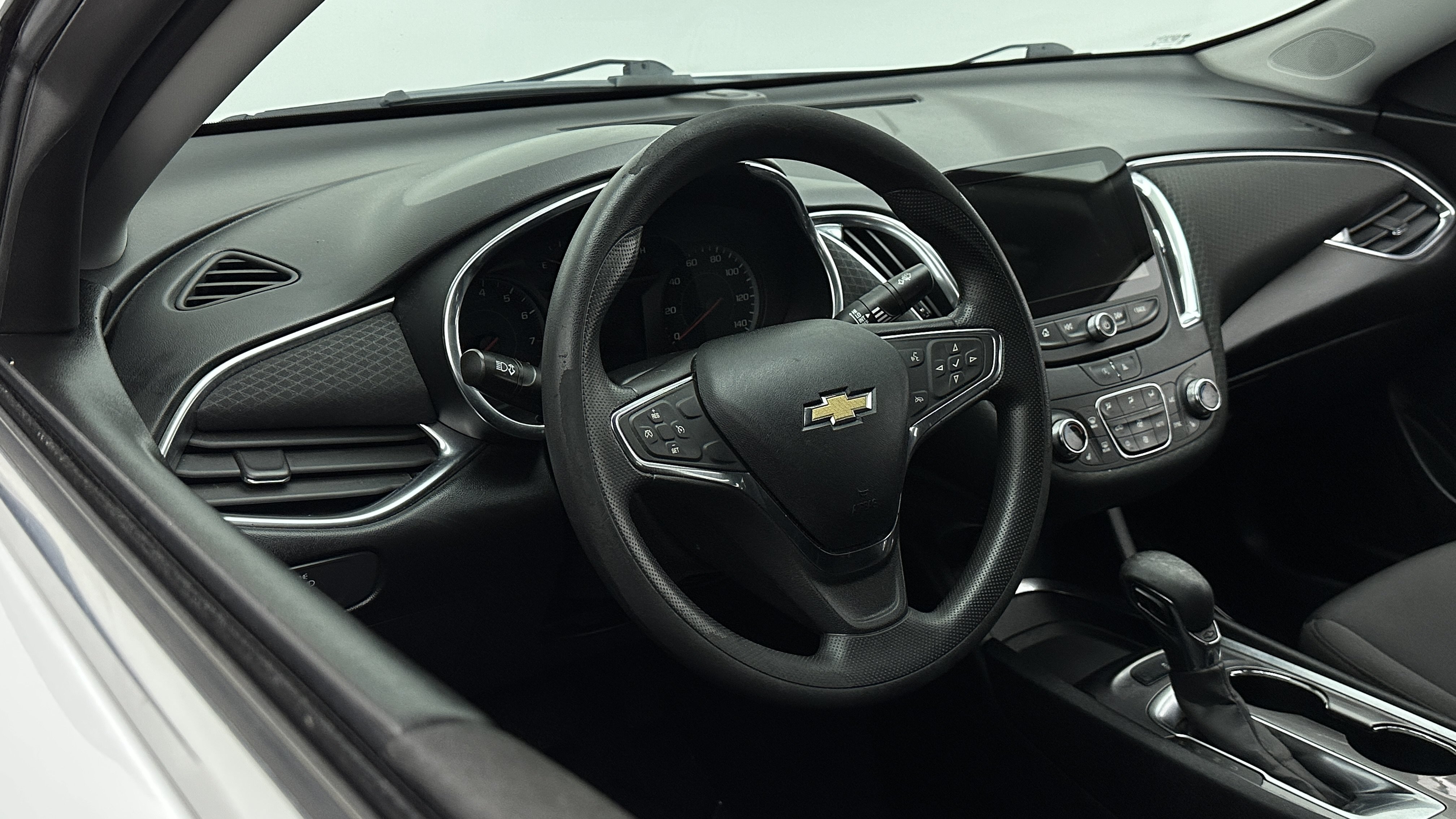 Used 2021 Chevrolet Malibu LT FWD image 10