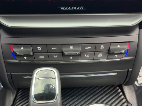 Used 2022 Maserati Ghibli Trofeo RWD image 29