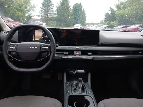 Used 2025 Kia K4 EX FWD image 13