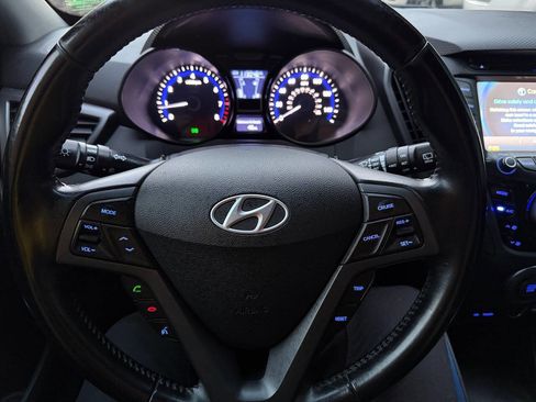 Used 2014 Hyundai Veloster Turbo w/ Turbo Technology Package 04 FWD image 37