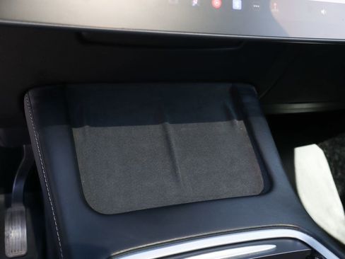 Used 2023 Tesla Model Y Long Range image 32