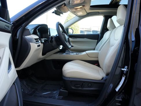 Certified 2025 INFINITI QX60 Sensory image 17