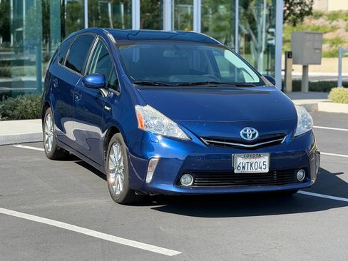 Used 2012 Toyota Prius V Five FWD image 1