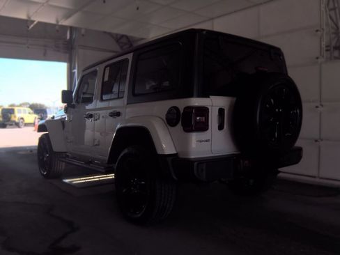 Used 2021 Jeep Wrangler Unlimited Sahara w/ Safety Group AWD/4WD image 4