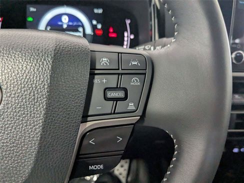 Certified 2025 Toyota Camry SE FWD image 17