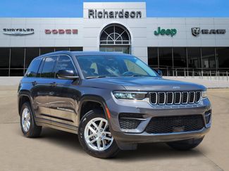 Used 2023 Jeep Grand Cherokee Laredo w/ Luxury Tech Group I RWD video 1