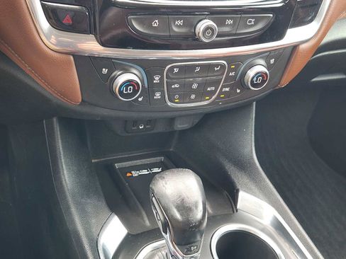 Used 2018 Chevrolet Traverse High Country AWD/4WD image 19