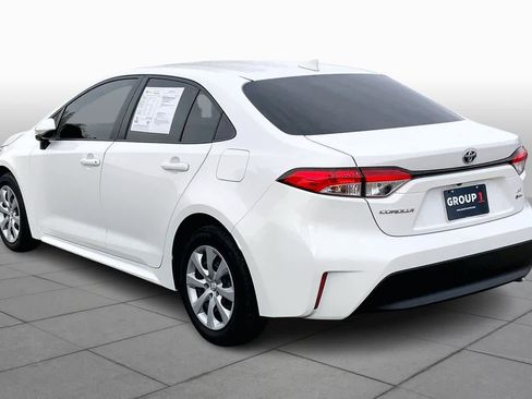 Used 2025 Toyota Corolla LE image 11