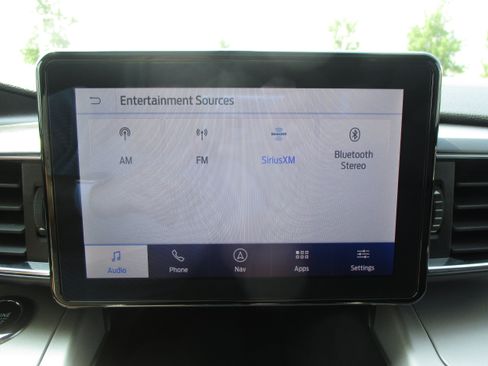 Used 2024 Ford Explorer XLT w/ Equipment Group 202A AWD/4WD image 25