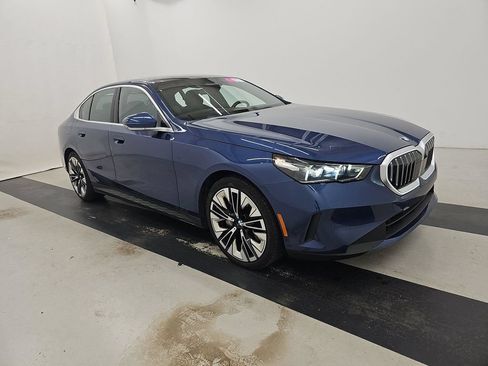Used 2027 BMW 540i xDrive AWD/4WD image 3