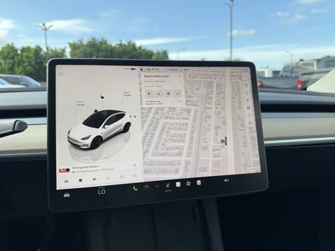 Used 2023 Tesla Model Y Long Range AWD/4WD image 30