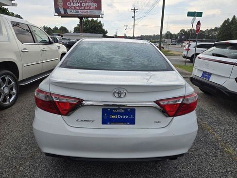 Used 2017 Toyota Camry SE FWD image 8