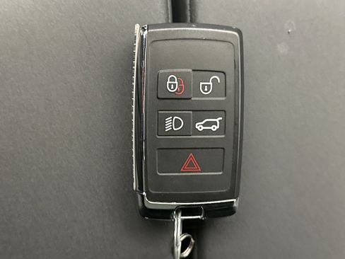 Used 2023 Land Rover Range Rover Velar R-Dynamic S image 10