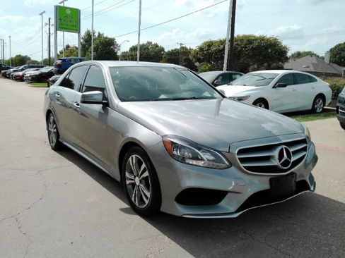 Used 2014 Mercedes-Benz E 250 BlueTEC Sedan image 4