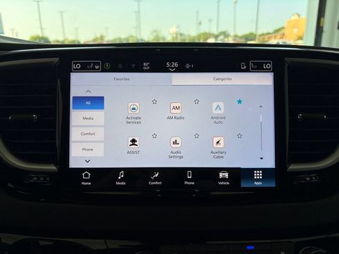 Used 2025 Chrysler Pacifica Select FWD image 9