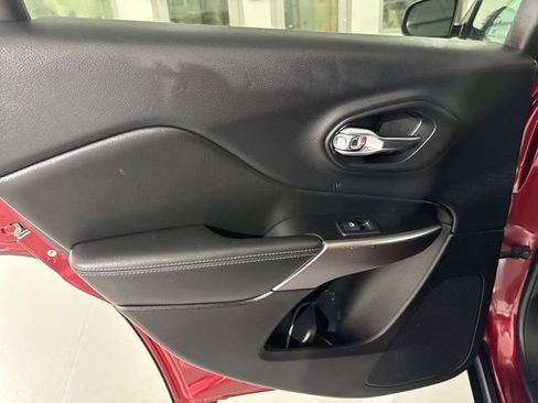 Used 2019 Jeep Cherokee Limited w/ Trailer Tow Group image 19