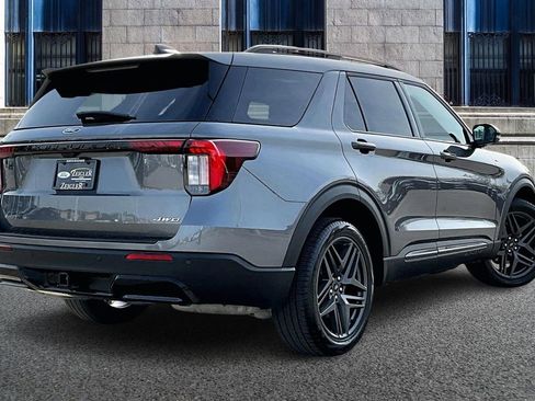 Certified 2025 Ford Explorer ST-Line w/ Premium Package image 11