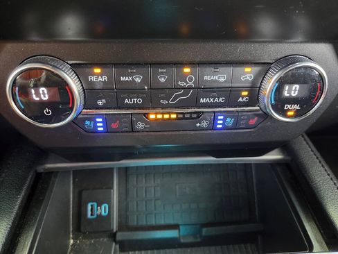 Used 2020 Ford Expedition XLT w/ Equipment Group 202A RWD image 22