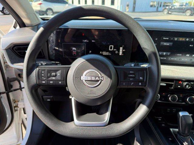 Used 2025 Nissan Kicks SV w/ Illumination Package AWD/4WD image 13