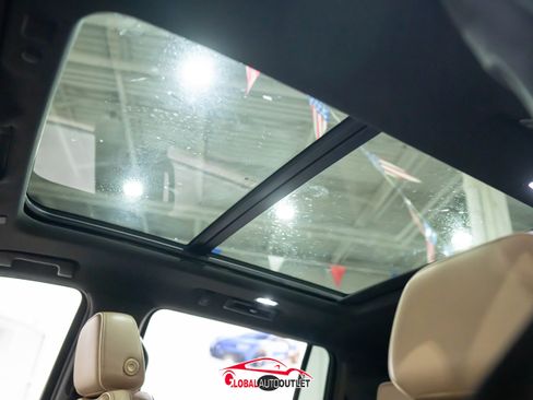 Used 2021 Chevrolet Suburban Premier w/ Premium Package image 37