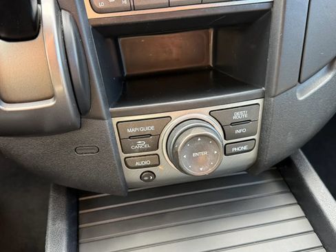 Used 2015 Honda Pilot Touring image 25