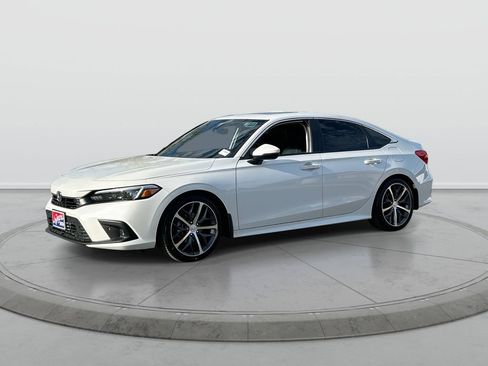Used 2022 Honda Civic Touring image 4