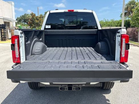 New 2026 Ford F250 Lariat w/ Black Appearance Package AWD/4WD image 9