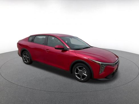 Used 2025 Kia K4 FWD image 2