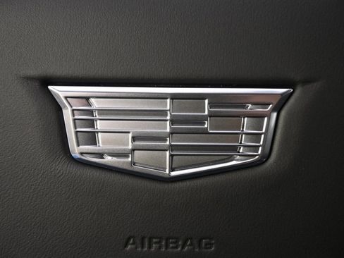 New 2025 Cadillac Lyriq Luxury image 34