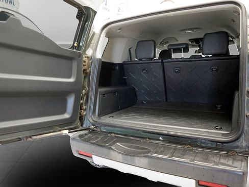Used 2013 Toyota FJ Cruiser 4WD image 9