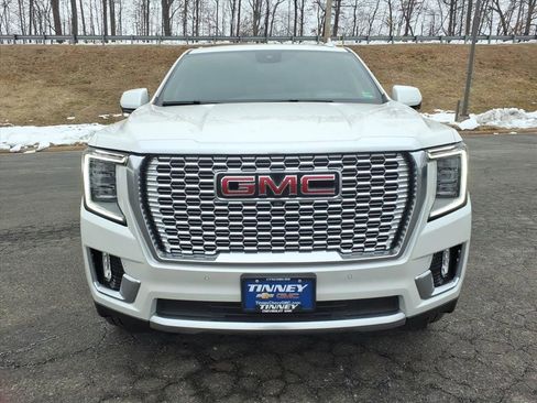 Used 2024 GMC Yukon XL Denali w/ Advanced Technology Package image 9