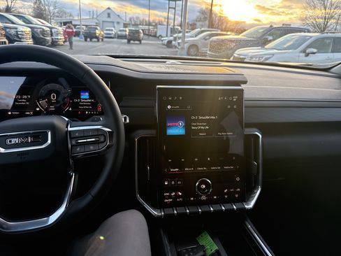 New 2026 GMC Acadia Elevation image 24