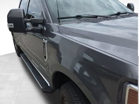 Used 2022 Ford F250 Lariat w/ FX4 Off-Road Package AWD/4WD image 9