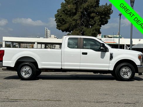 Used 2022 Ford F250 XL w/ Power Equipment Group RWD image 3