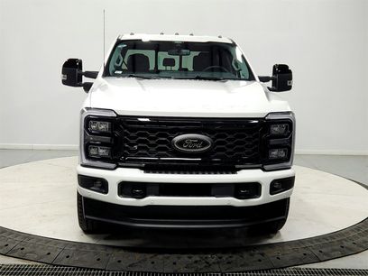New 2026 Ford F350 Lariat w/ Black Appearance Package