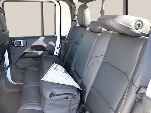 New 2026 Jeep Gladiator Sport image 15