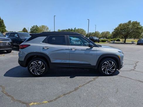 New 2026 Chevrolet TrailBlazer RS w/ Convenience Package FWD image 2