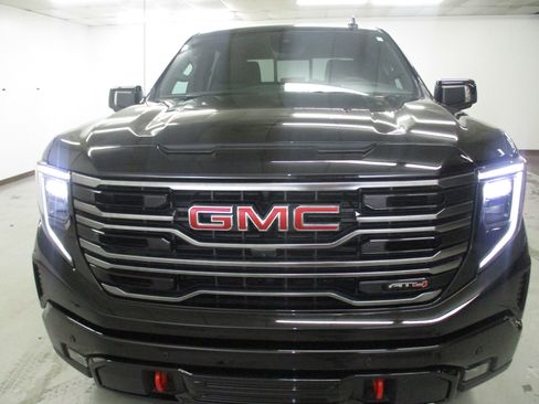 New 2026 GMC Sierra 1500 AT4 w/ Technology Package AWD/4WD image 9