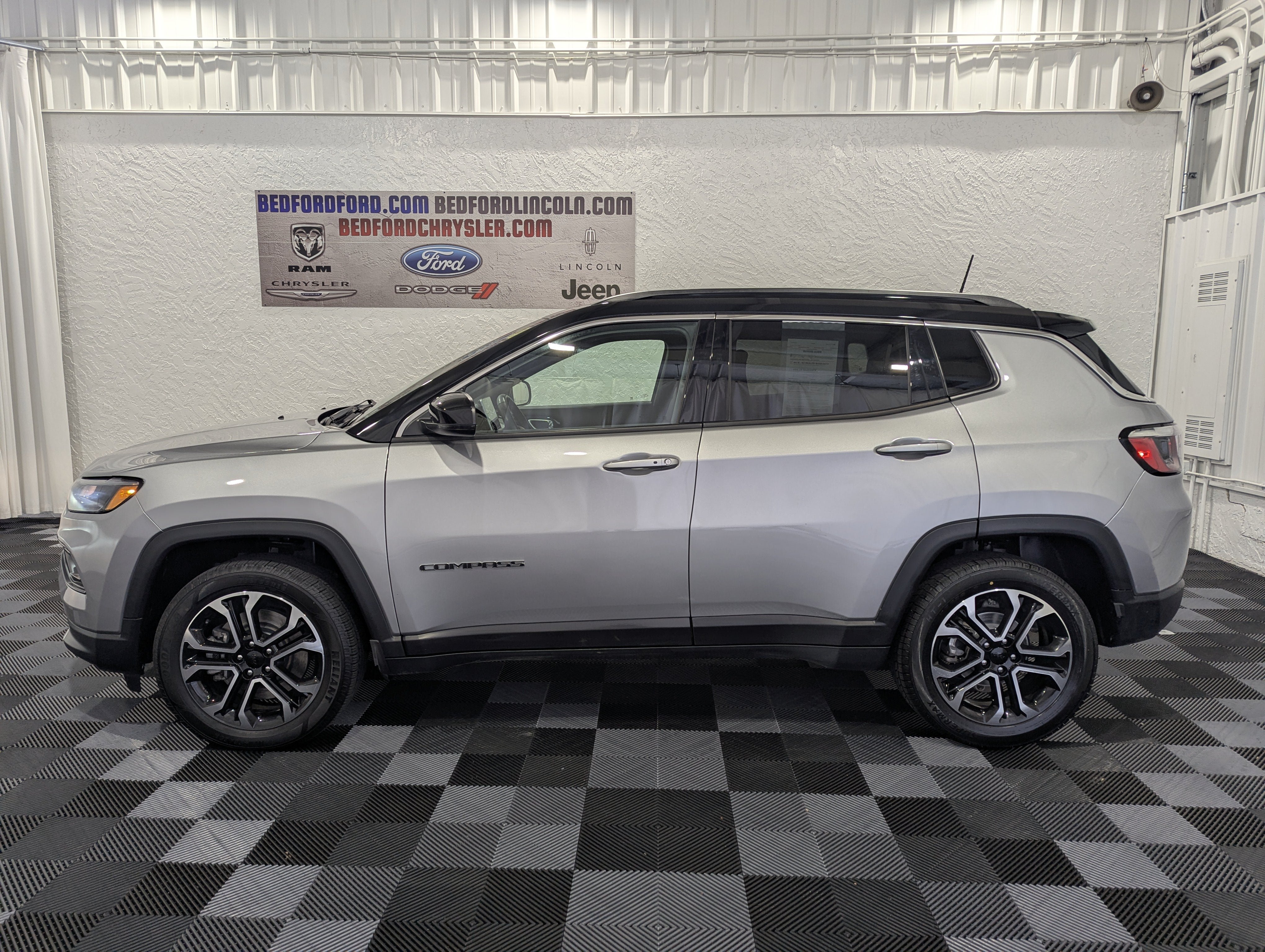 Used 2023 Jeep Compass Limited AWD/4WD image 26