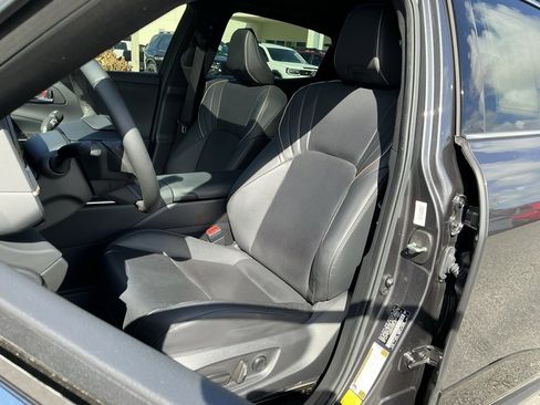 Used 2023 Toyota Crown XLE image 27