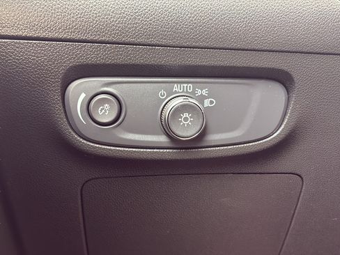 Used 2024 Buick Encore GX Preferred FWD image 34