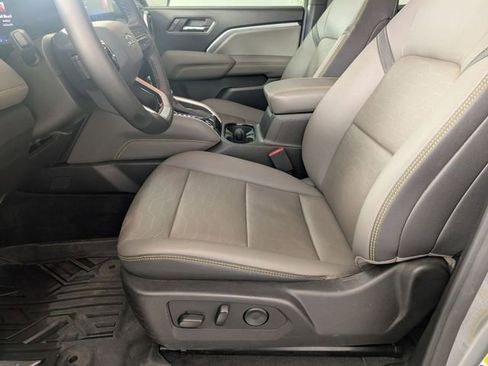 Certified 2024 Chevrolet Colorado ZR2 w/ ZR2 Convenience Package III image 14