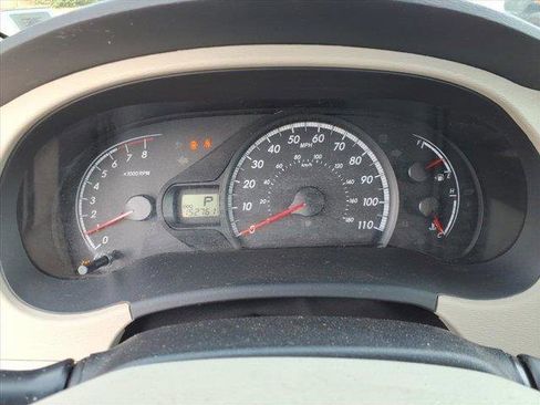 Used 2013 Toyota Sienna LE w/ Towing Pkg image 25