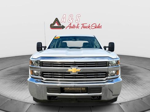Used 2018 Chevrolet Silverado 2500 W/T image 2
