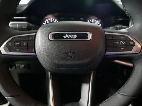 Used 2023 Jeep Compass Latitude AWD/4WD image 25