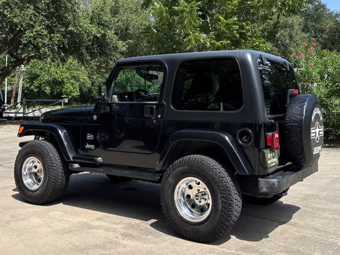 Used 2004 Jeep Wrangler Sahara w/ Dual Top Group AWD/4WD image 9
