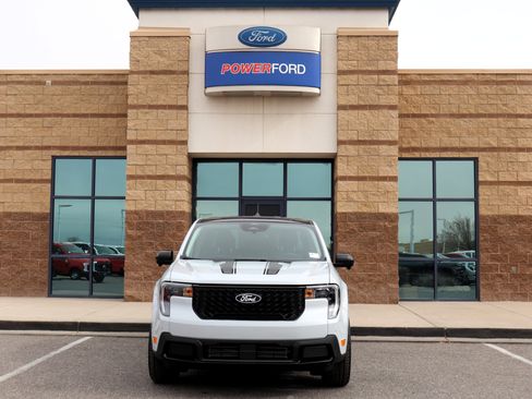 New 2026 Ford Maverick Lariat w/ Black Appearance Package image 3