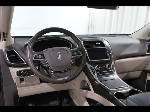 Used 2019 Lincoln Nautilus Reserve w/ Cargo Utility Package AWD/4WD image 7